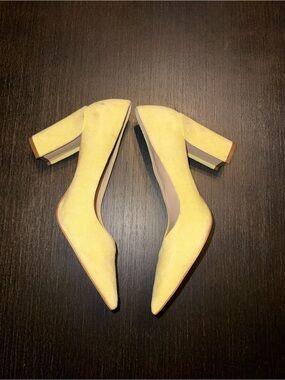 Marc Fisher Zala Pump Women Yellow Suede Pointed Toe Block Heel Size 8